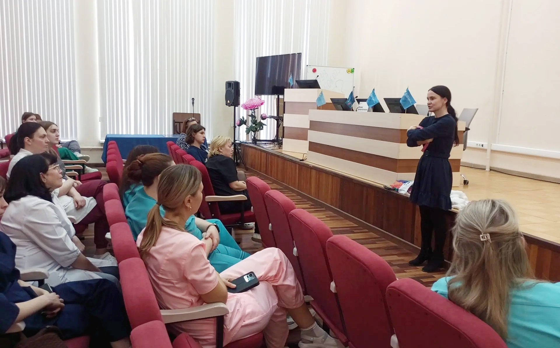 В нашем диспансере прошло практическое занятие по отработке навыков оказания неотложной помощи в условиях массовых обращений за медицинской помощью при ЧС